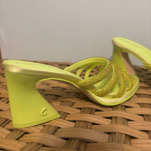 Circus NY by Sam Edelman Women's Heddie Mule Heel Sunny Lime - Picture 2 of 8